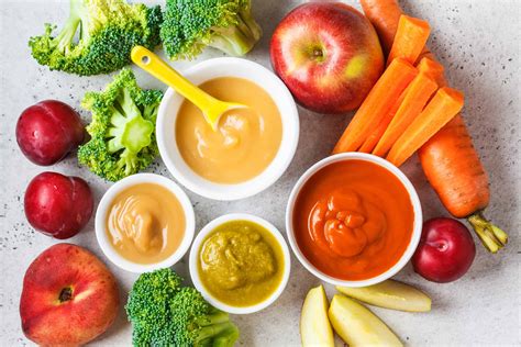 Tips for making homemade baby food. Here are a few things to keep in mind when making baby food at home: Cook down fruits and vegetables in a pan, steamer or slow cooker, then mash up or blend the mixture until smooth. To thin the consistency of a purée, you can mix in water, breast milk, or formula. It’s okay if there are some lumps in the ... 